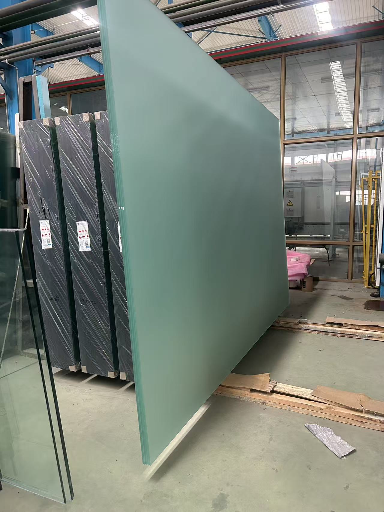 昭通市彩轴玻璃建筑幕墙玻璃生产基地 - 哪里好